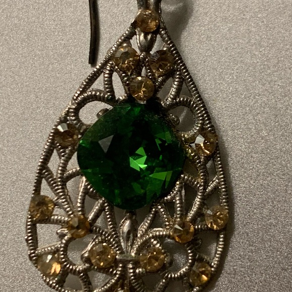 Earrings ( I have 2 identical pair) - Picture 6 of 7